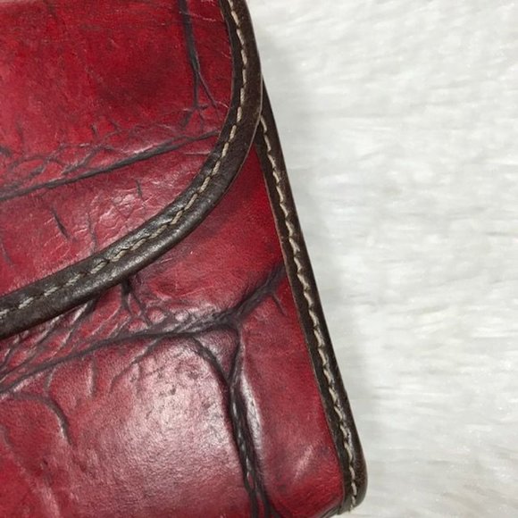*Rare* Dooney & Bourke Burnished Red Brown Genuine Leather Croc Embossed Wallet - Picture 5 of 14